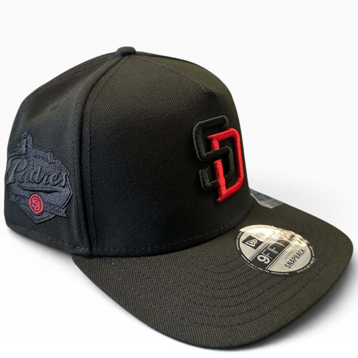San Diego Padres black and red New Era 9FIFTY A-Frame snapback hat - front view