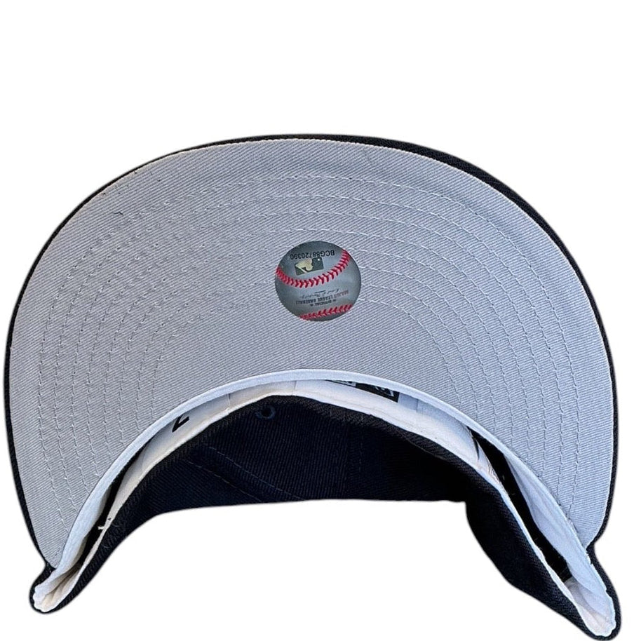Boston Red Sox navy New Era 59FIFTY fitted hat - front view