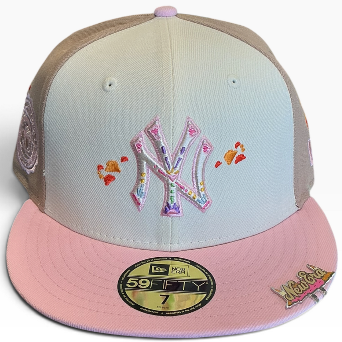 New York Yankees cream, taupe and pink Taco Embroidery New Era 59FIFTY fitted hat - detail view